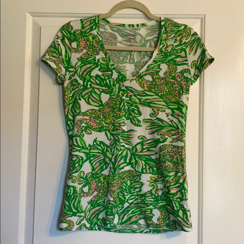 Lily Pulitzer V neck tee shirt